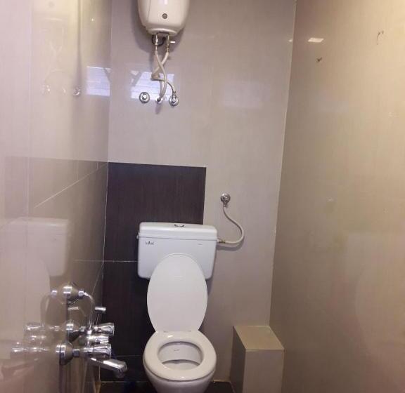 اتاق اکونومی, Drizzledrop Inn