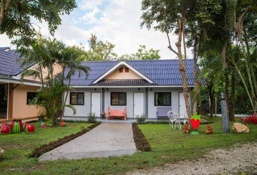 Трехместный Номер Стандарт Вид на Сад, Tanihill Resort