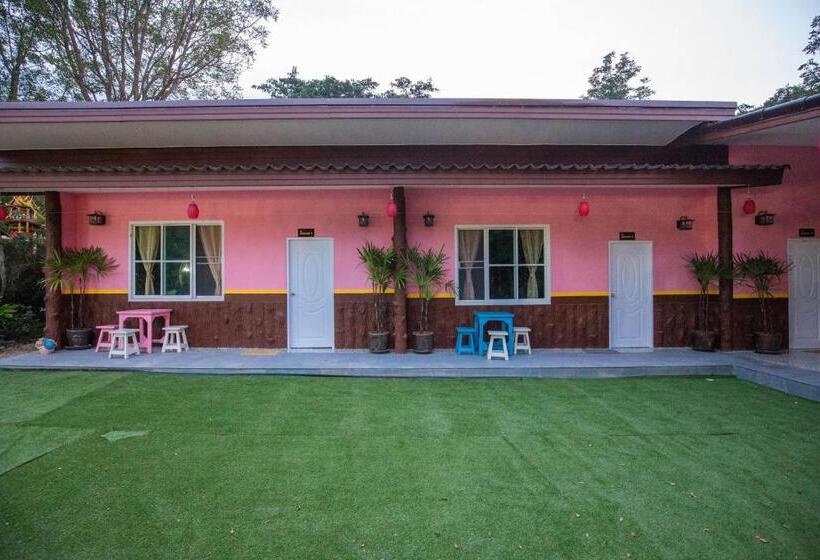 Семейный Номер Вид на Сад, Tanihill Resort