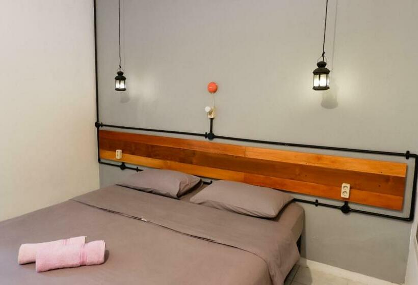 标准间, Buton Backpacker Lodge