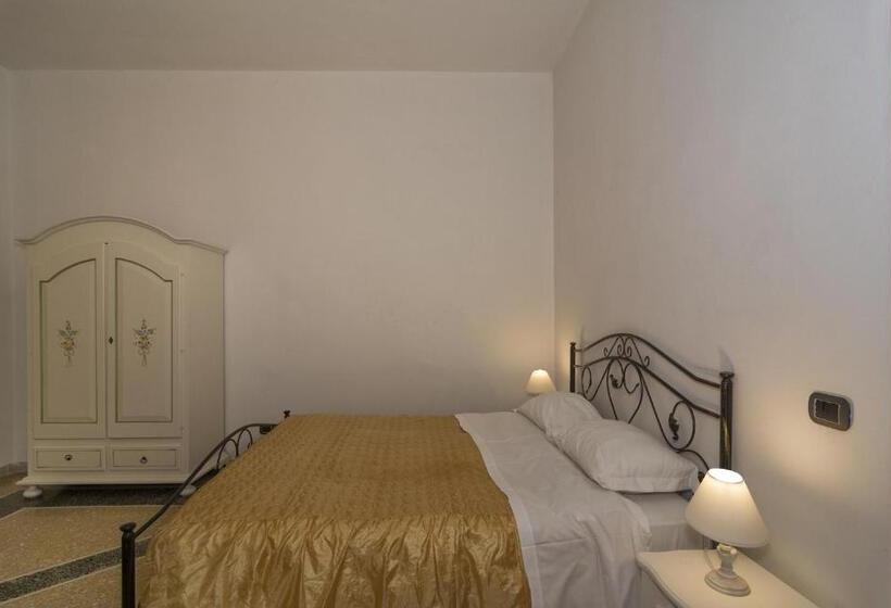 اتاق استاندارد سه نفره, Holiday Pisa Gare