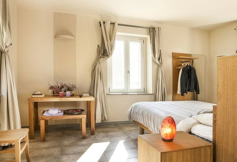 غرفة عائلية, Hemanaire