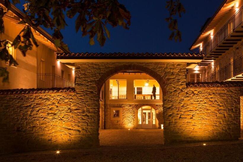 غرفة ديلوكس عائلية, Hemanaire