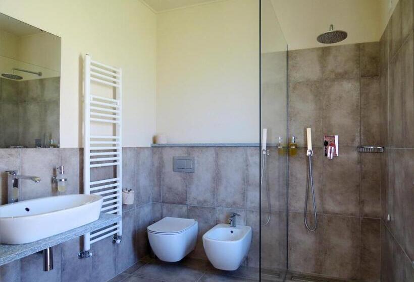 غرفة ديلوكس, Hemanaire