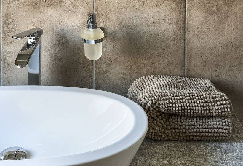 غرفة عائلية, Hemanaire