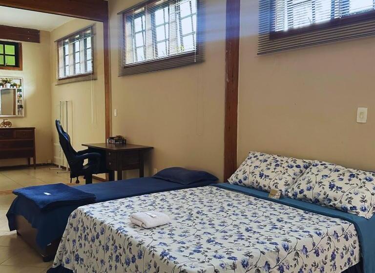 家庭间, Hostel 040