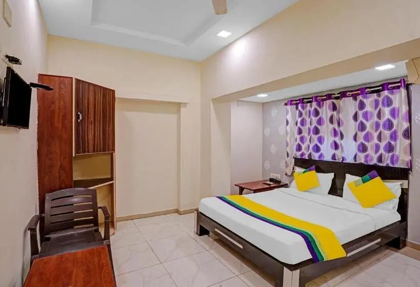 デラックスルーム, Itsy Hotels Aakash,100 Mts From Sardar Patel Stadium