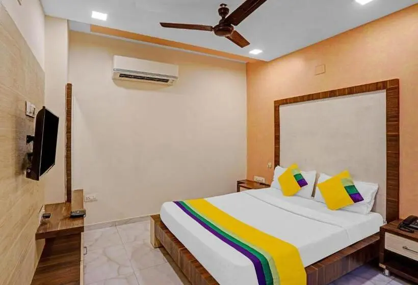 スーペリアールーム, Itsy Hotels Aakash,100 Mts From Sardar Patel Stadium