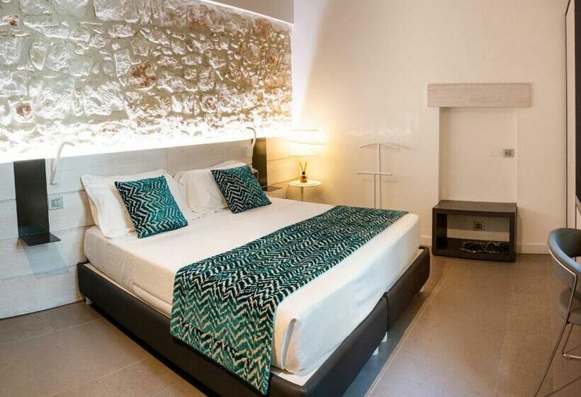 Standard Szoba, Caportigia Boutique
