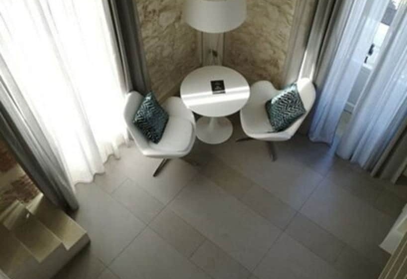 Номер Стандарт, Caportigia Boutique