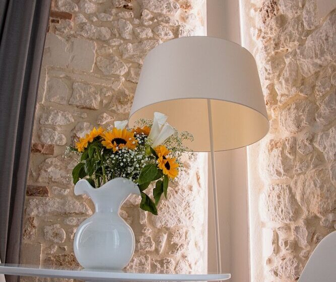 Номер Стандарт, Caportigia Boutique