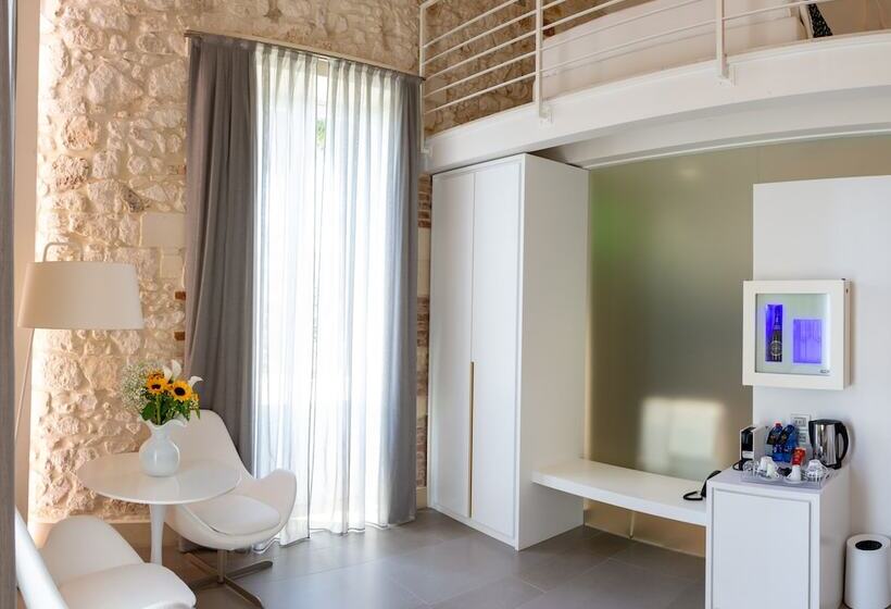 Standard Szoba, Caportigia Boutique