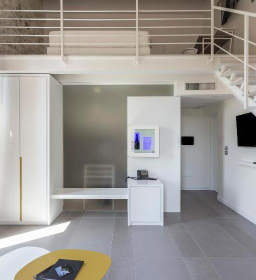 주니어 스위트, Caportigia Boutique