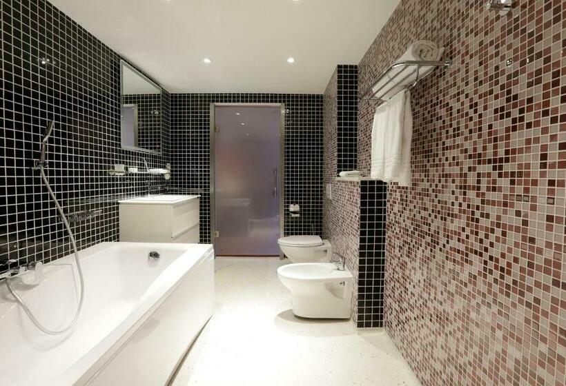 סוויטת ג'וניור, Chasse