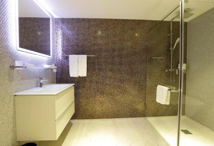 סוויטה דלוקס, Chasse