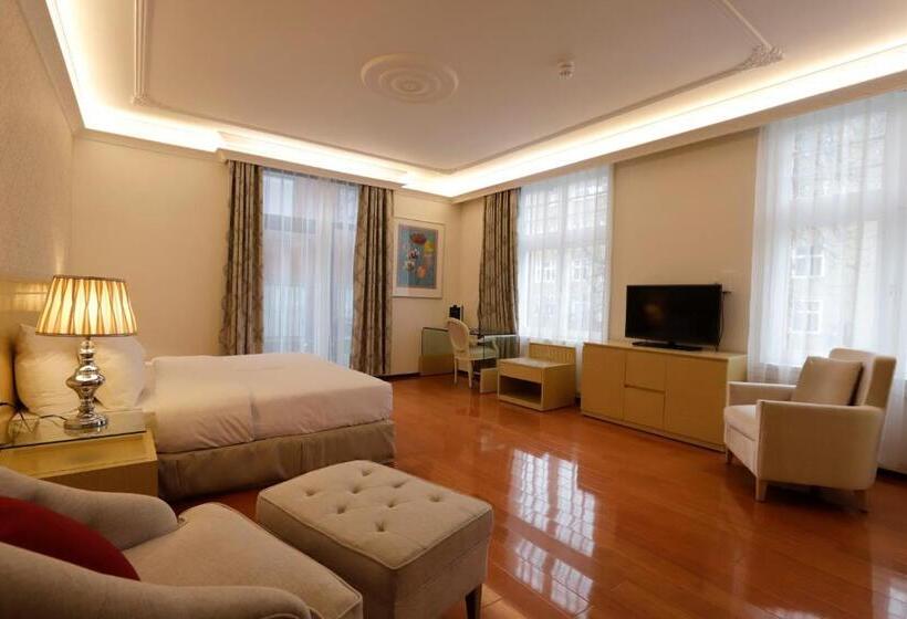 חדר דלוקס עם מרפסת, Chasse