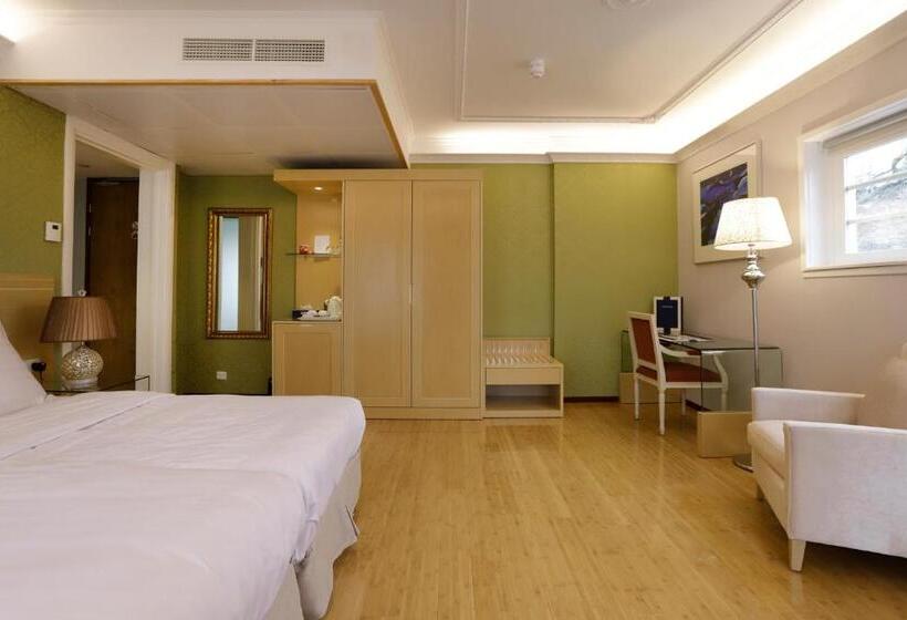 חדר דלוקס, Chasse