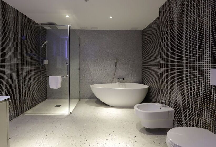 סוויטה דלוקס, Chasse