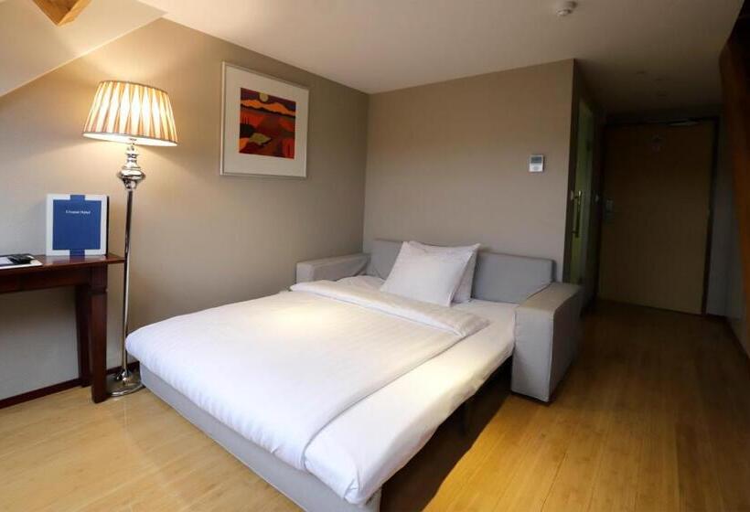 חדר דופלקס, Chasse