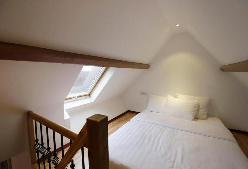 חדר משפחתי דלוקס, Chasse