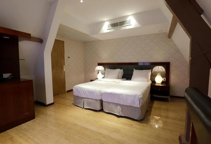 חדר משפחתי דלוקס, Chasse