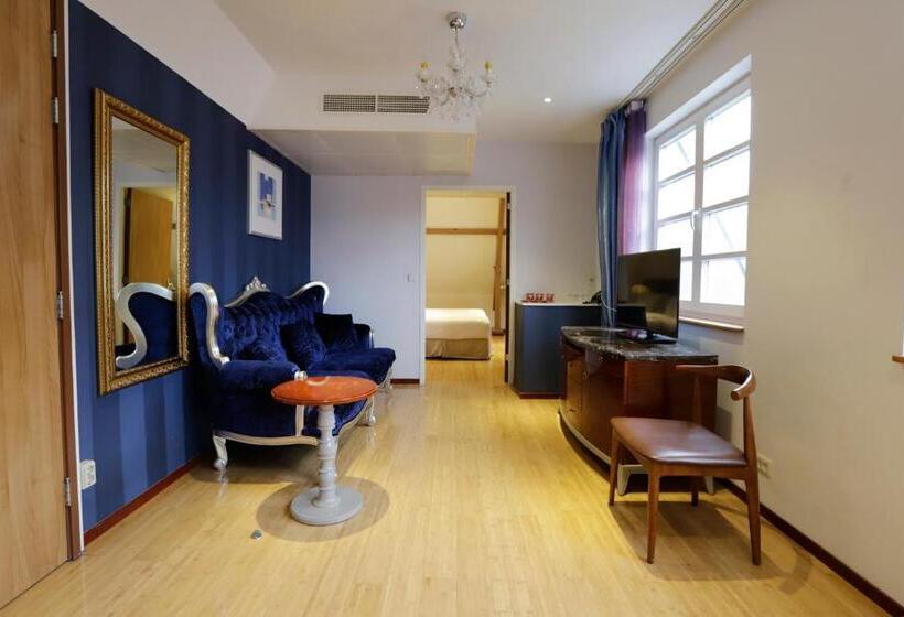 חדר משפחתי דלוקס, Chasse