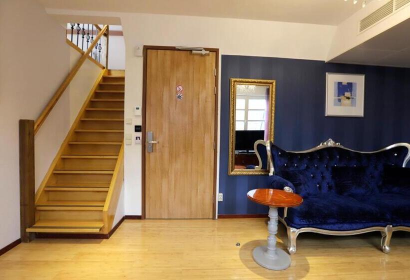 חדר משפחתי דלוקס, Chasse