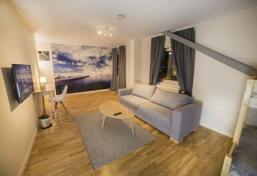 패밀리 룸, L Tunapark