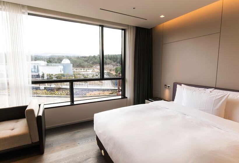 Полулюкс Вид на Горы, Nanta Jeju