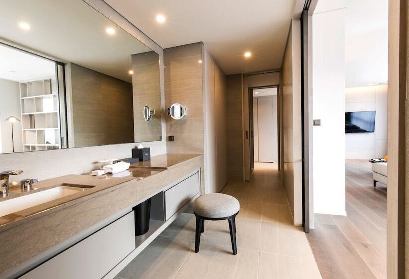 Полулюкс Вид на Горы, Nanta Jeju