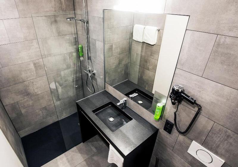 Номер Стандарт Индивидуальный, Riku Hotel Ulm