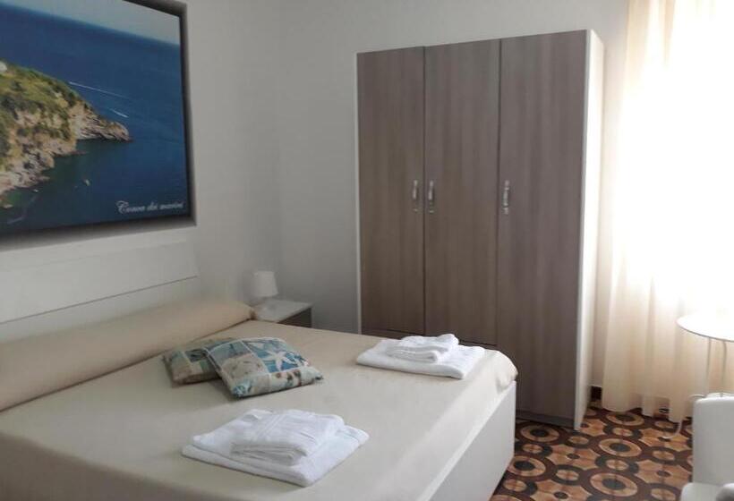 Standard Szoba, Rosy