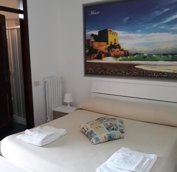 Standard Szoba, Rosy