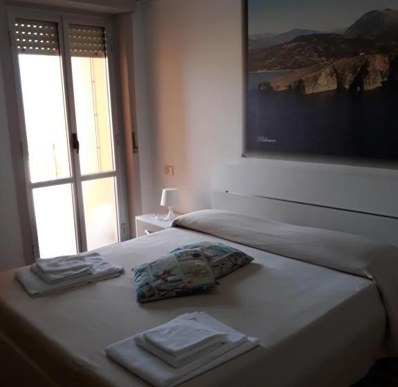 Triple Room Sea View, Rosy