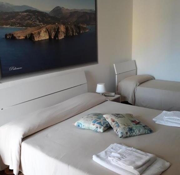 Triple Room Sea View, Rosy