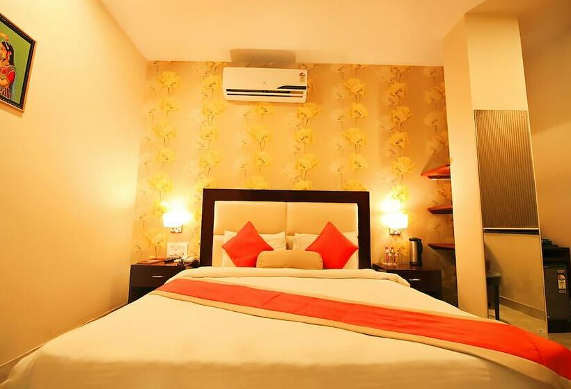 Deluxe Rum, V One Pride