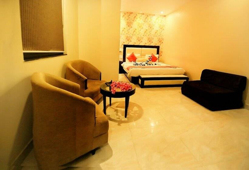 Deluxe Rum, V One Pride