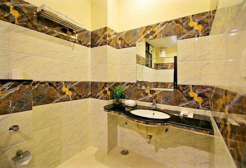 Deluxe Rum, V One Pride