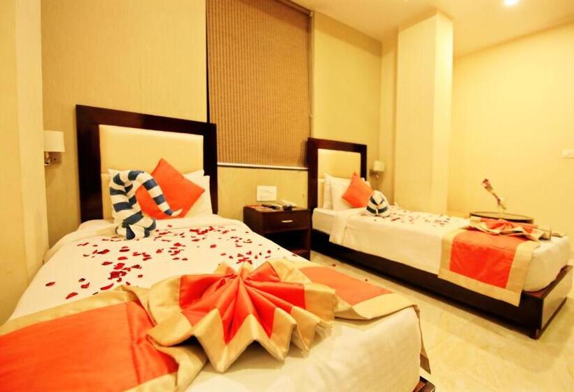 Deluxe Rum, V One Pride