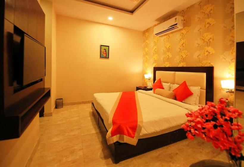 Deluxe Rum, V One Pride