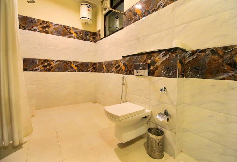 Deluxe Rum, V One Pride