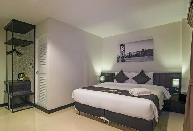 스탠다드 룸, The Rich Sotel