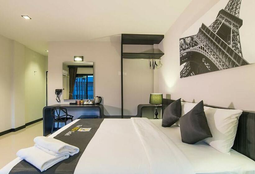 스탠다드 룸, The Rich Sotel