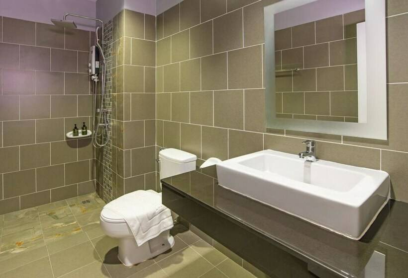 디럭스 룸, The Rich Sotel