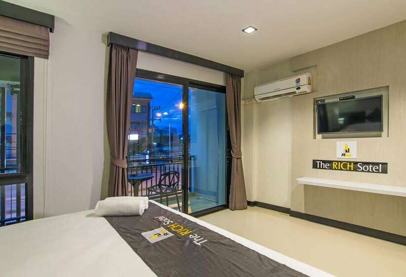 스탠다드 룸, The Rich Sotel