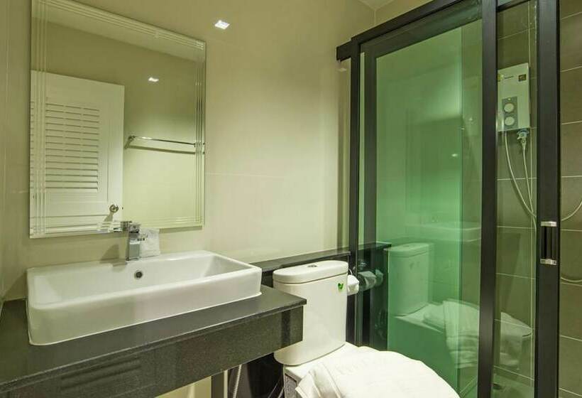 스탠다드 룸, The Rich Sotel