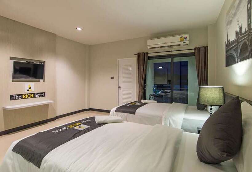 디럭스 룸, The Rich Sotel