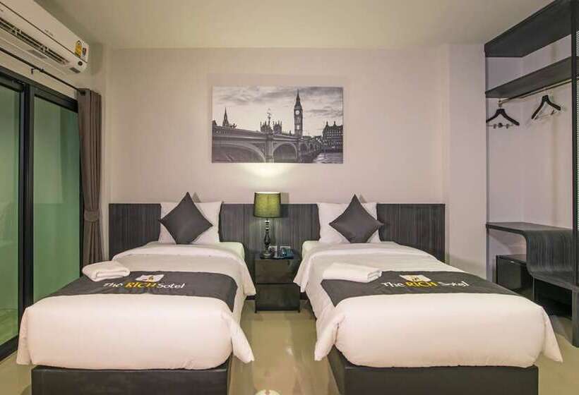 디럭스 룸, The Rich Sotel