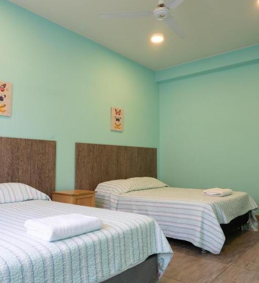 اتاق استاندارد با سرویس بهداشتی مشترک, Desert Nights Hostel