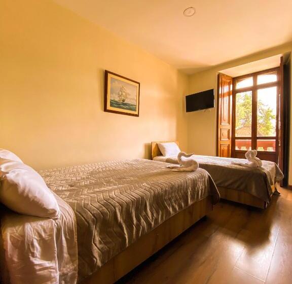 اتاق استاندارد سه نفره, Casona